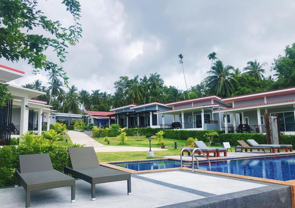 Garden, Swimming pool