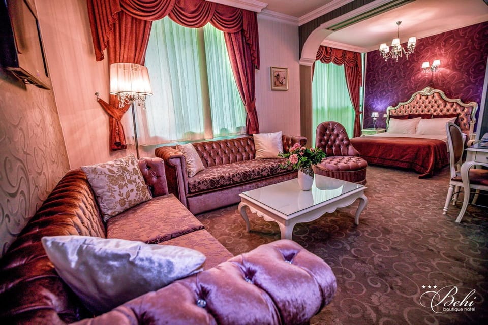 Bed, Bathroom, TV and multimedia, Living room, Photo of the whole room, Seating area, Bedroom, Bath