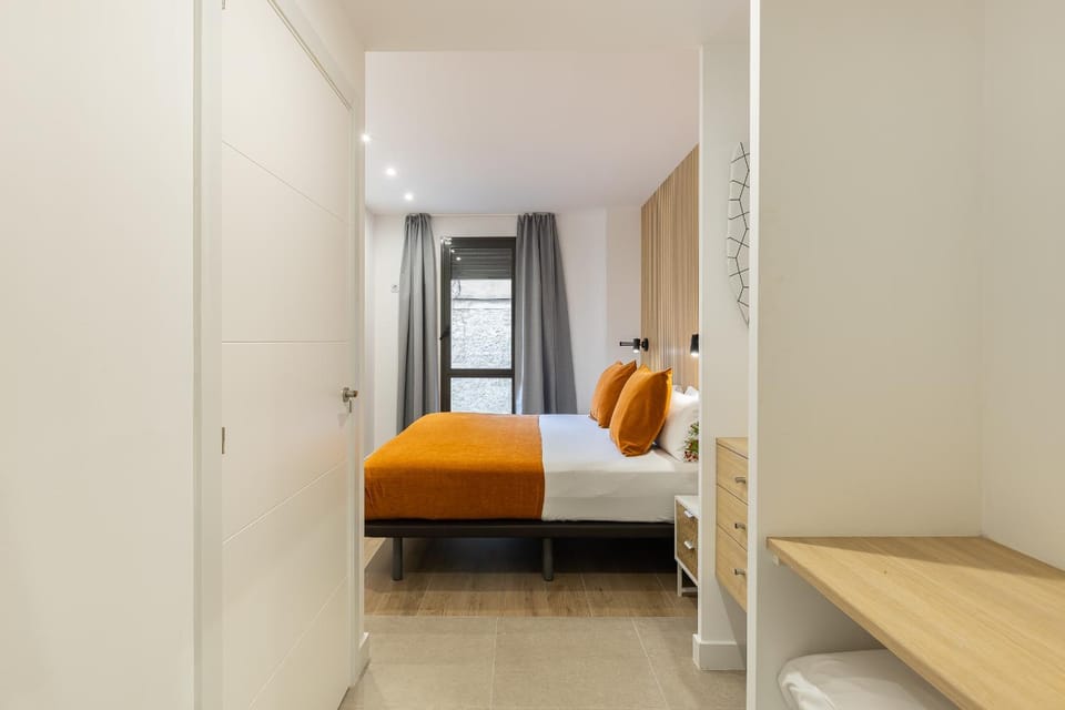 Bed, Photo of the whole room, Bedroom