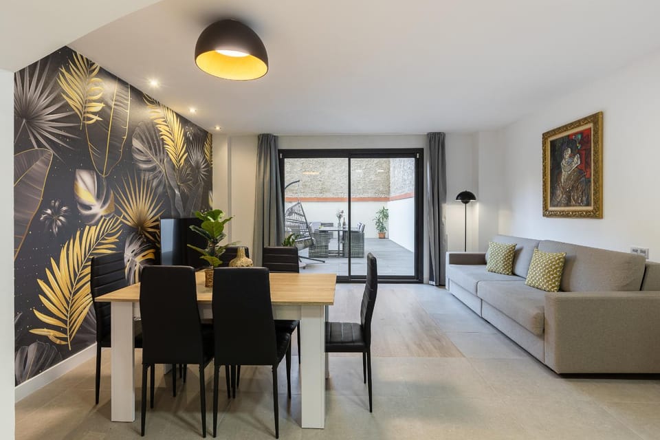 Balcony/Terrace, Balcony/Terrace, Living room, Seating area, Dining area