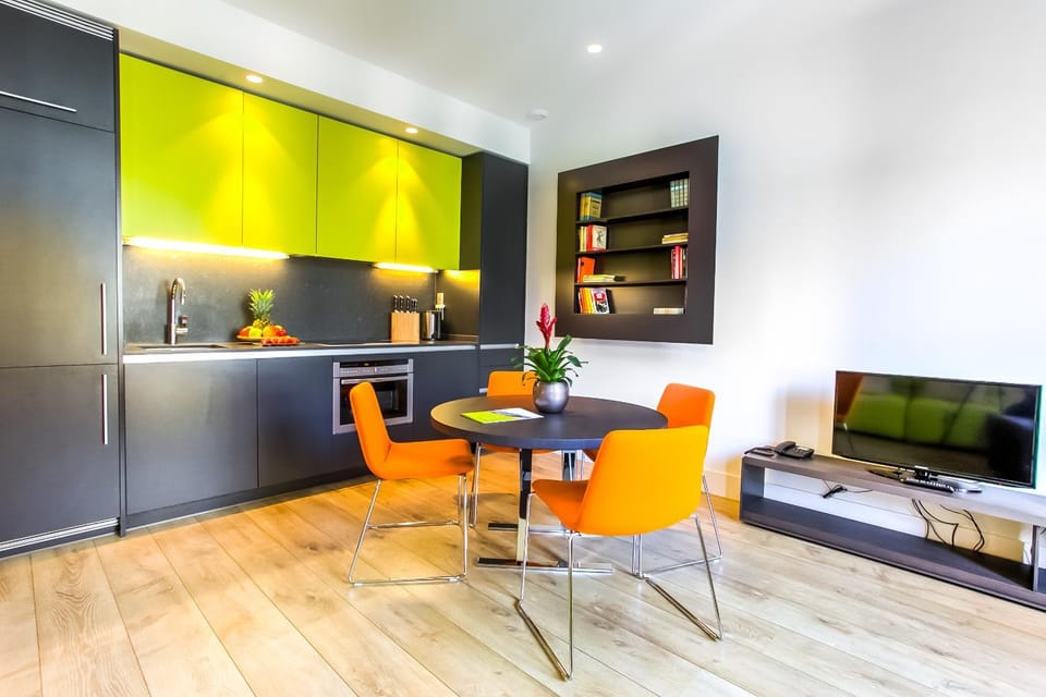 TV and multimedia, Kitchen or kitchenette, Living room, Dining area