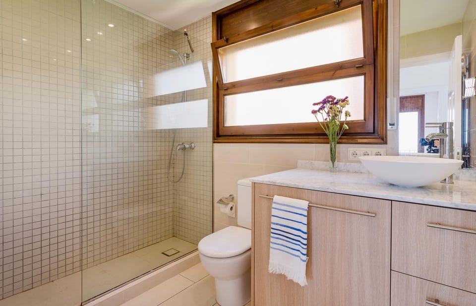 Shower, Bathroom, towels