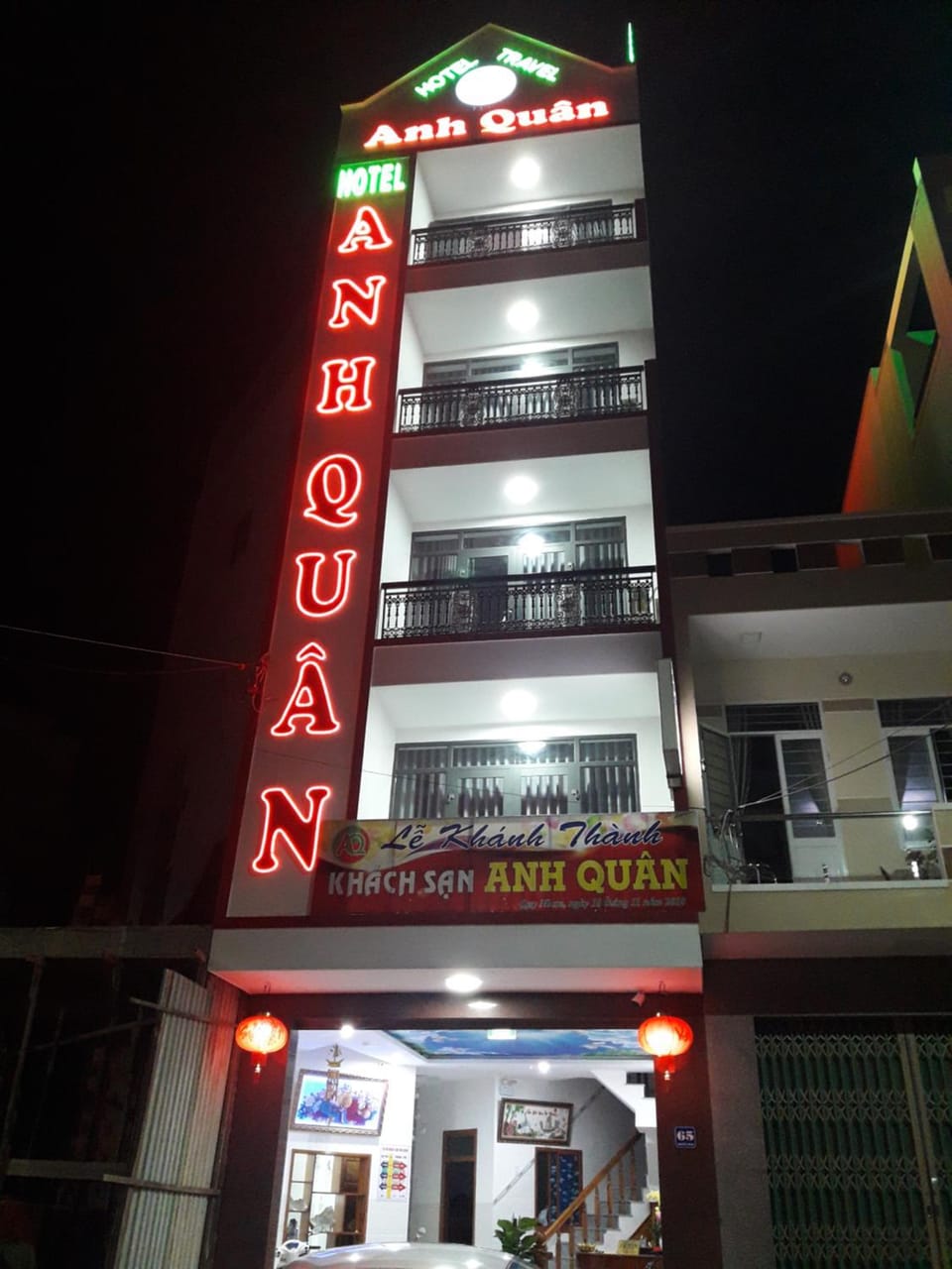 Facade/entrance