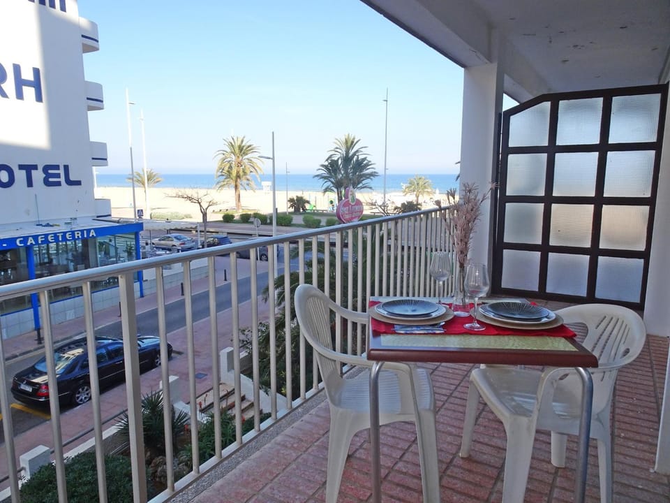 BONAIRE - PRIMERA LÍNEA DE PLAYA Apartment in Safor