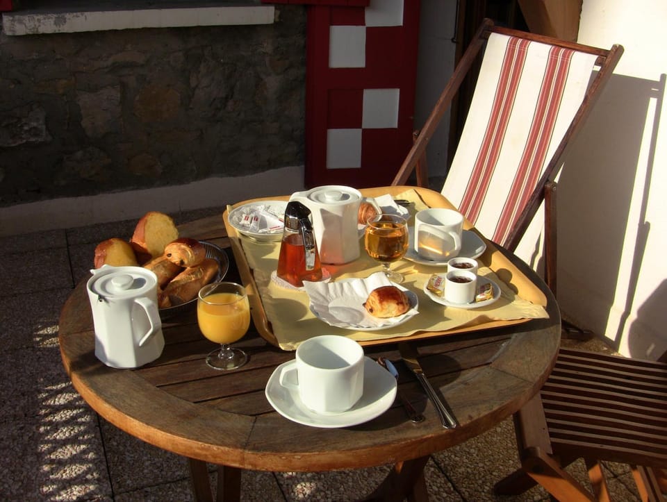 Coffee/tea facilities, Food and drinks, Area and facilities, Continental breakfast