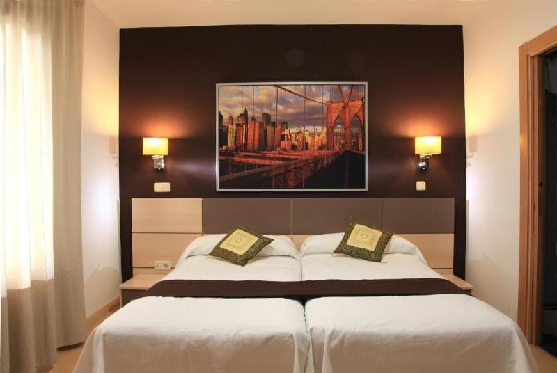 Bed, Photo of the whole room