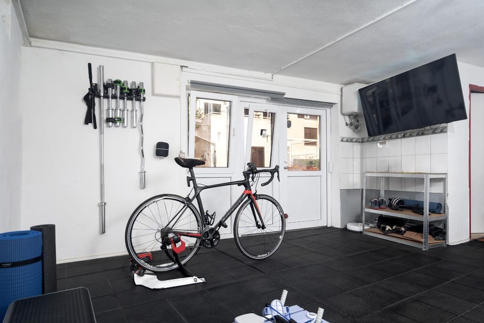 TV and multimedia, Fitness centre/facilities, Cycling