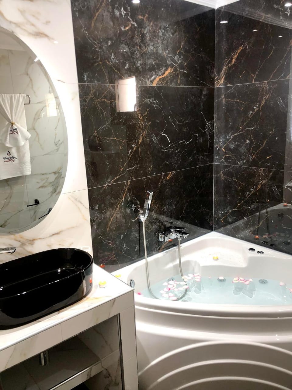 Bathroom, Spa and wellness centre/facilities, Bath