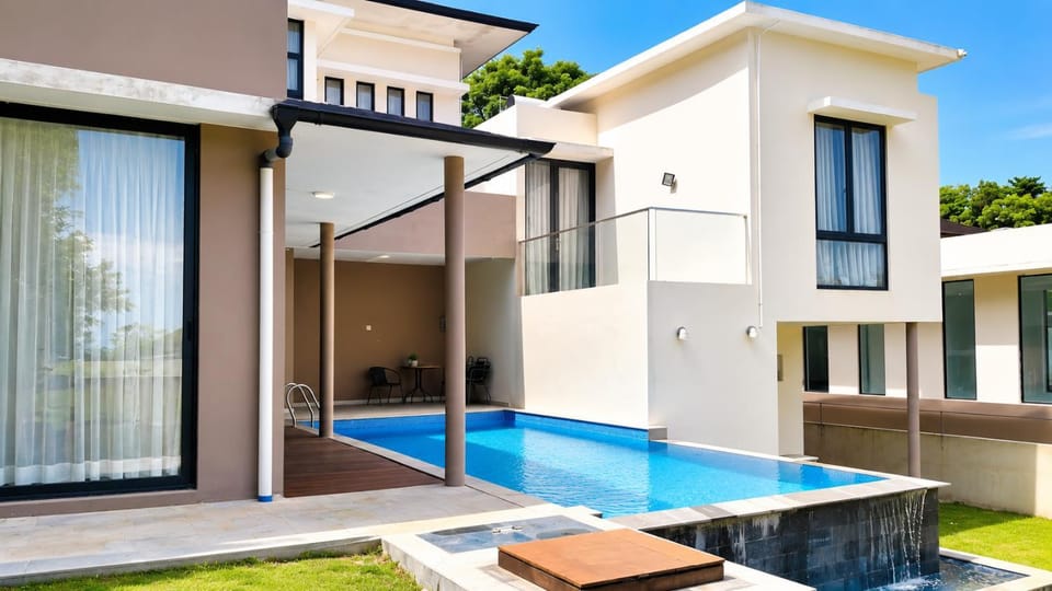 Property building, Swimming pool