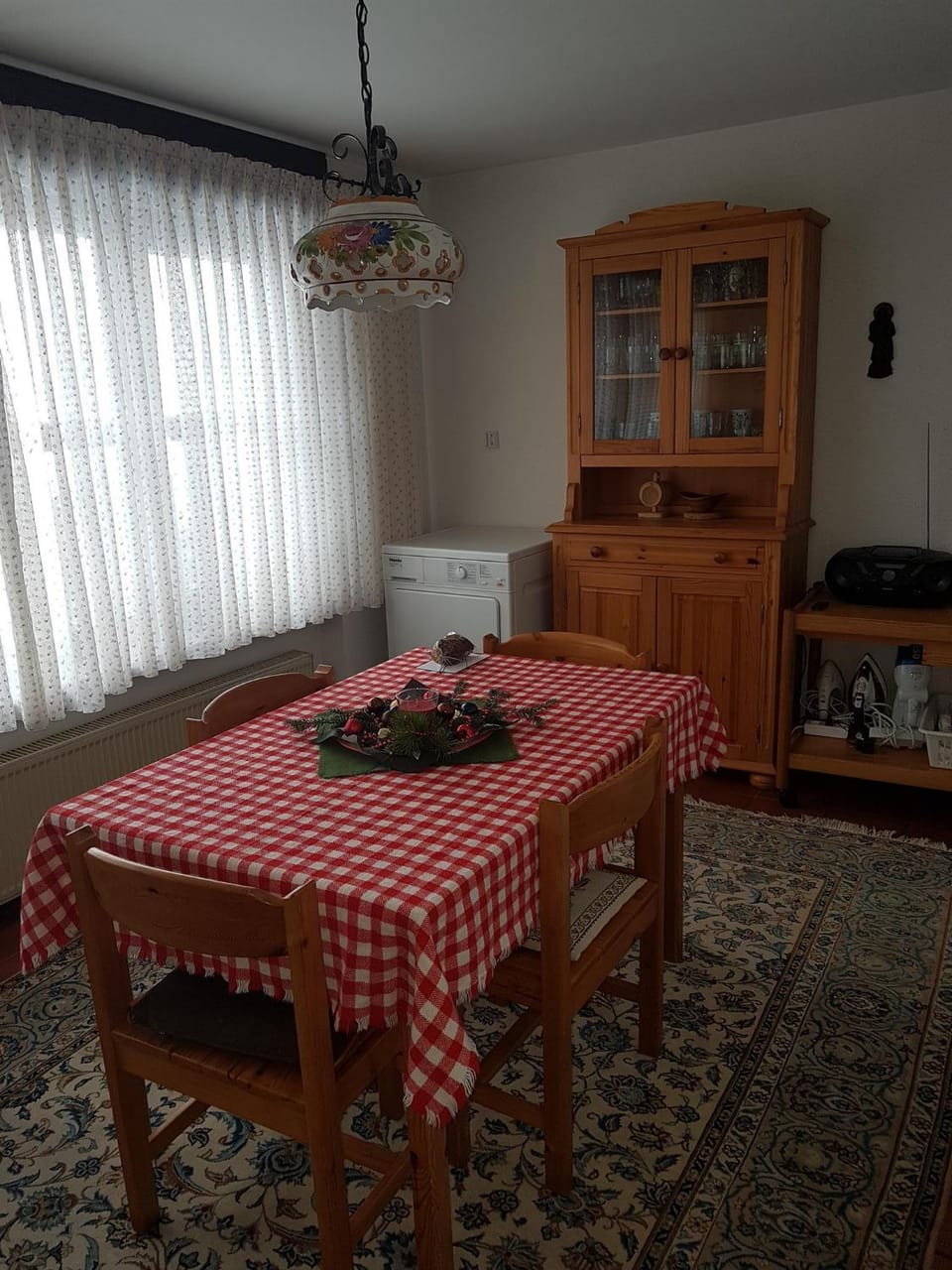 Seating area, Dining area