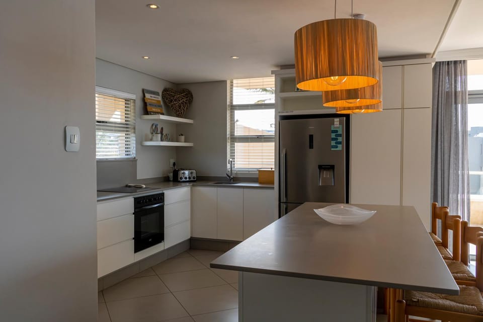 Kitchen or kitchenette, pet friendly, stove