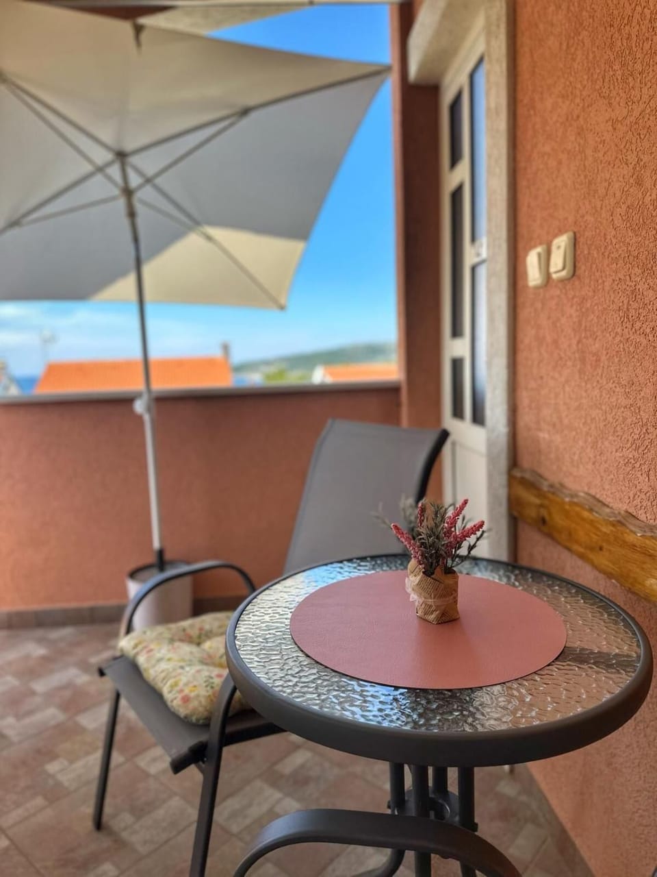 View (from property/room), Balcony/Terrace, Seating area