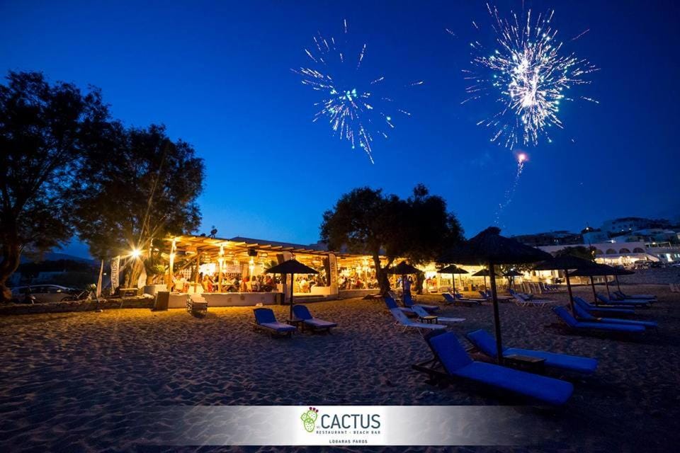 Restaurant/places to eat, Beach