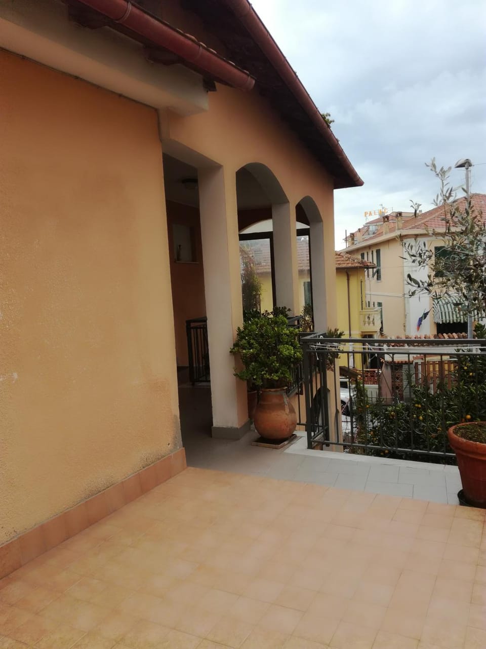 Property building, Balcony/Terrace