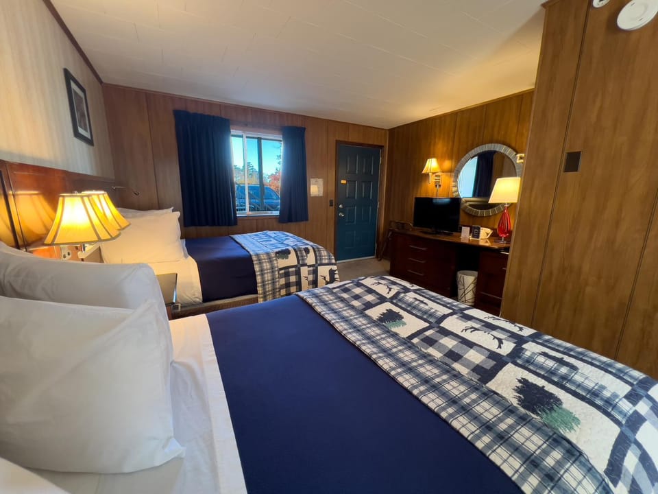 Bed, Photo of the whole room