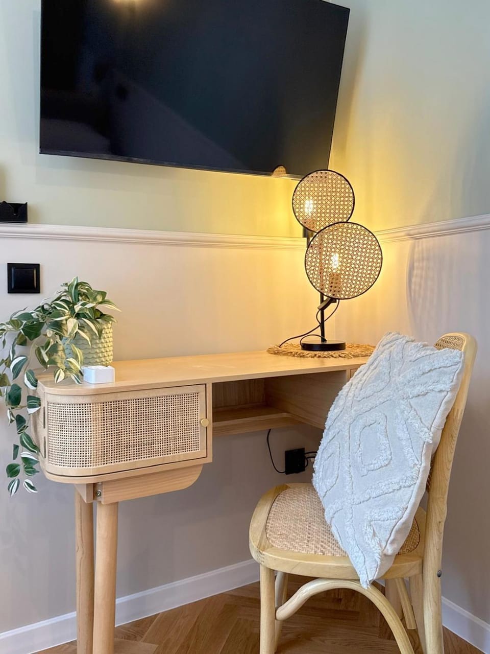 Upscale Apartments - AC in rooms, ensuite bathrooms, lift - 8 mins to Main Square Apartment in Krakow