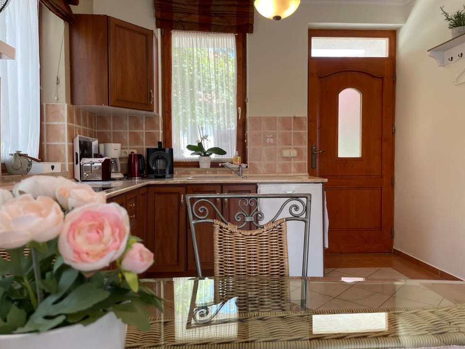 Decorative detail, Dinner, kitchen