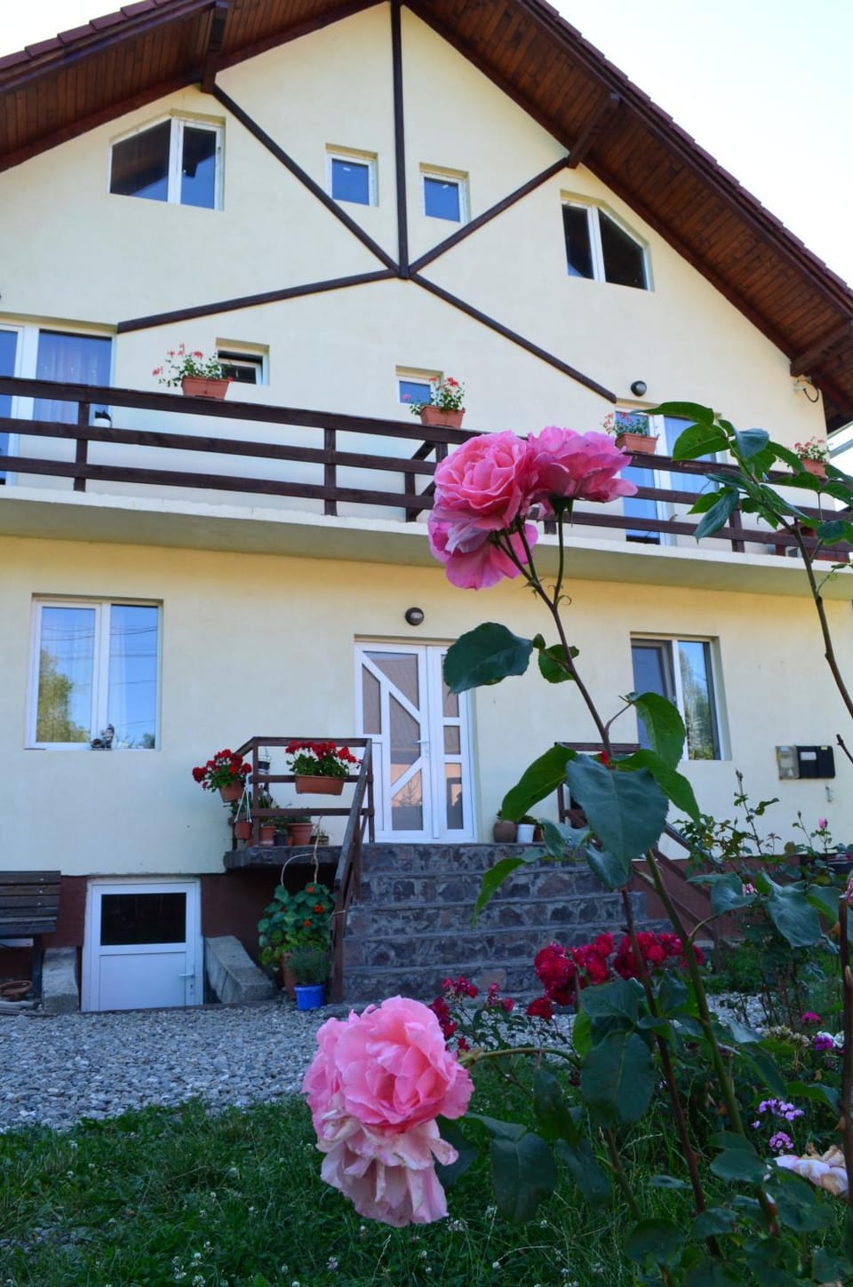 Property building, Day, Garden, Garden view