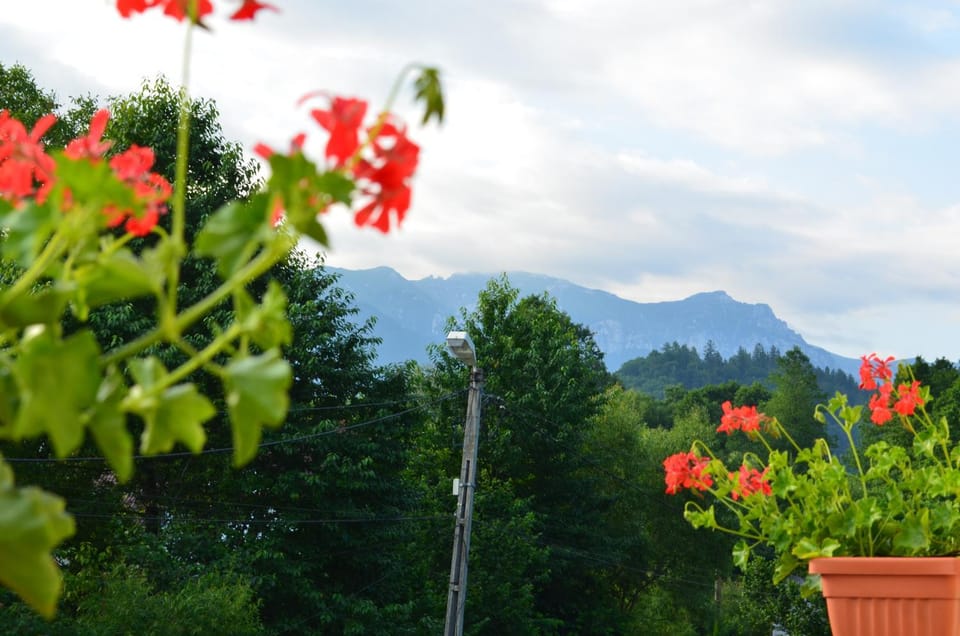 Nearby landmark, Day, Natural landscape, Mountain view