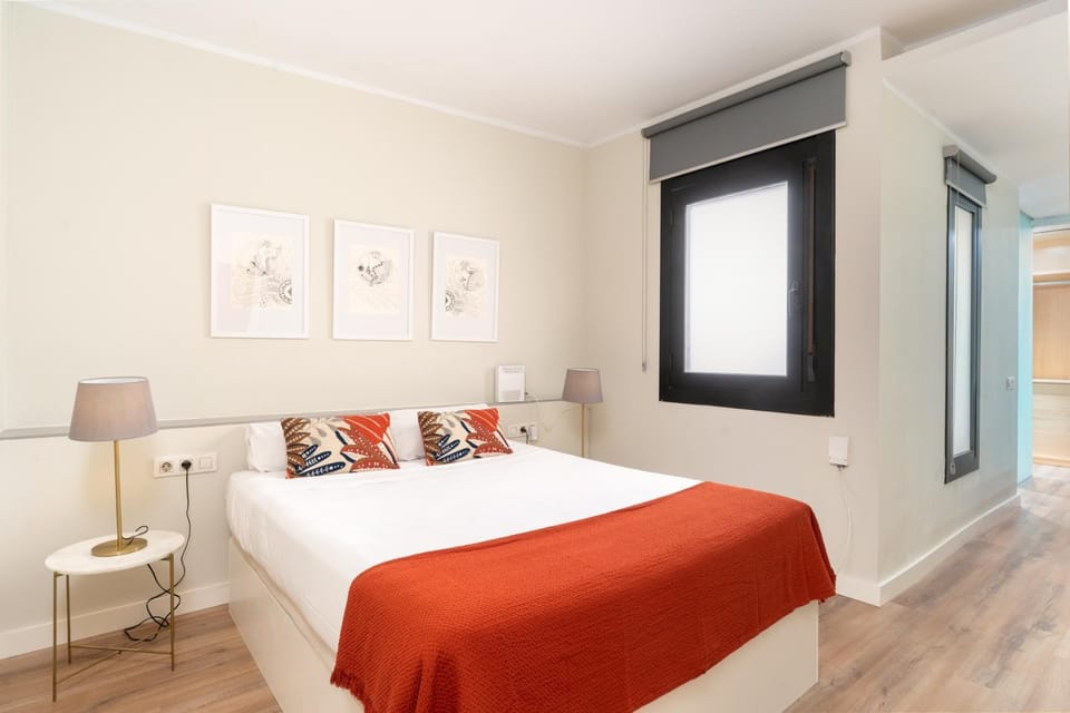 Bed, Photo of the whole room, Bedroom