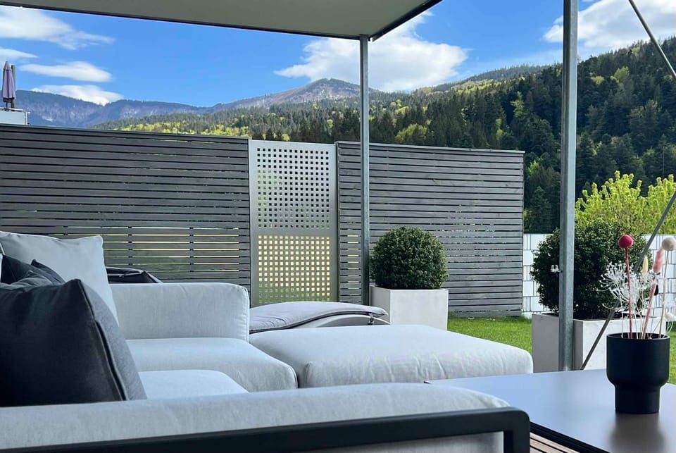 Natural landscape, View (from property/room), Balcony/Terrace, Balcony/Terrace, Seating area, Mountain view