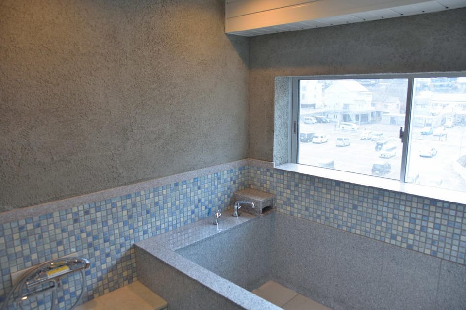 Bathroom, Bath