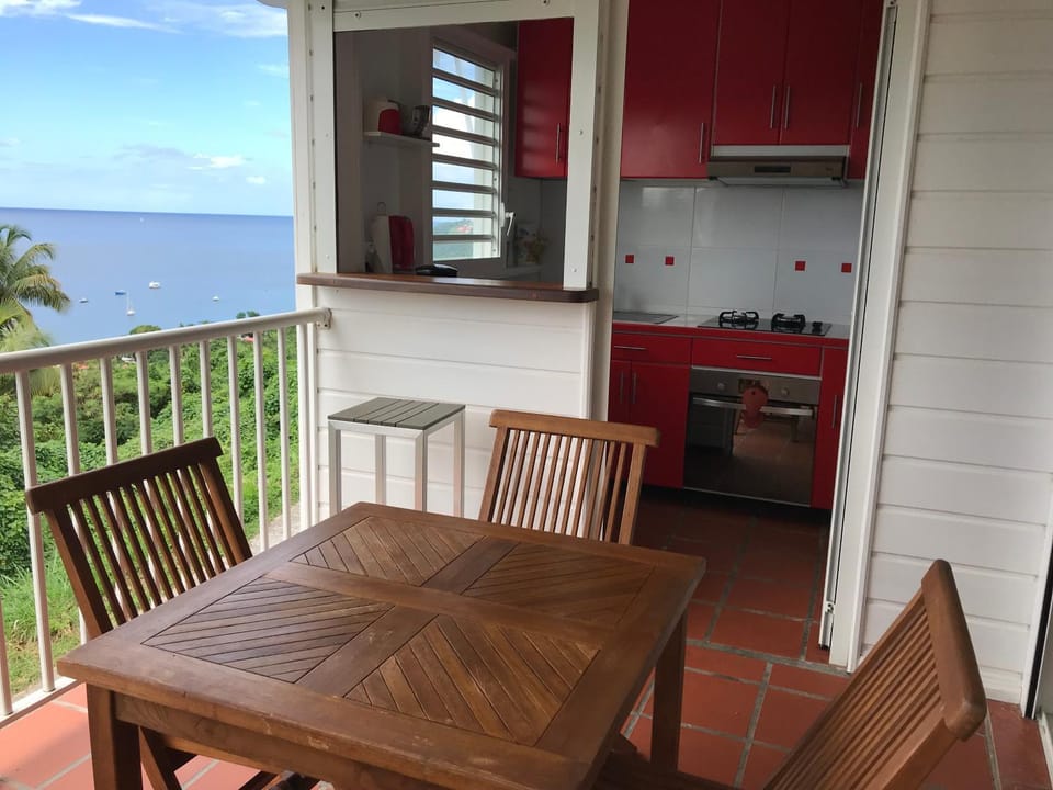 Balcony/Terrace, Kitchen or kitchenette, Dining area, Sea view