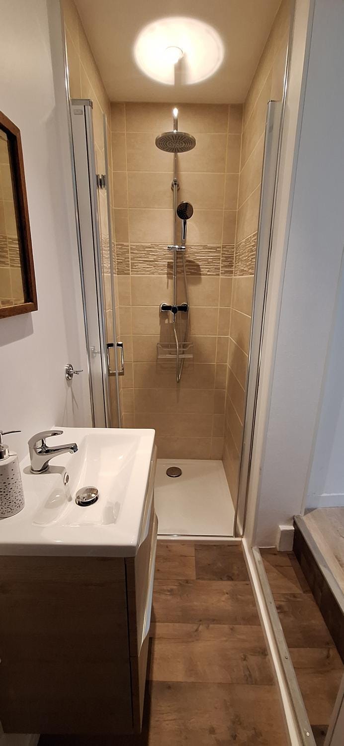 Shower, Bathroom