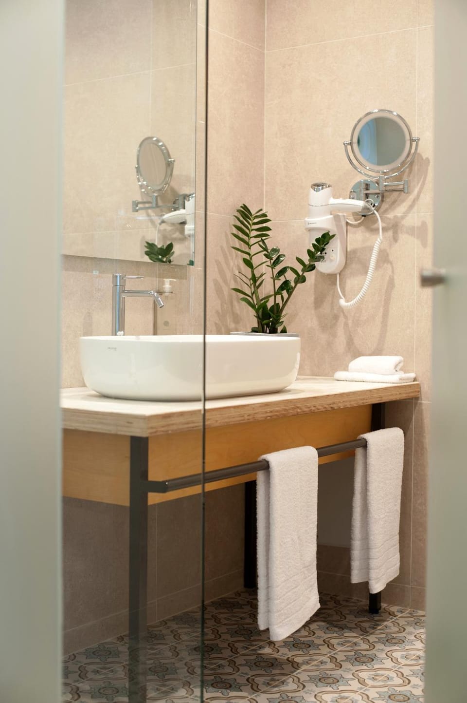 Shower, Toilet, Toilet, Bathroom, Coffee/tea facilities