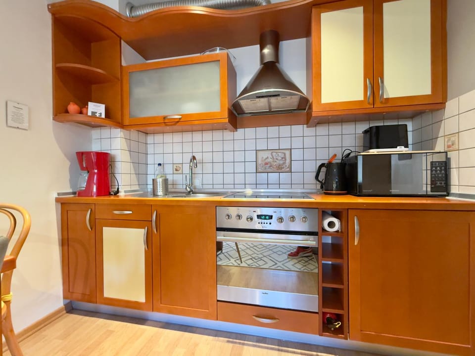 microwave, oven, stove, kitchen