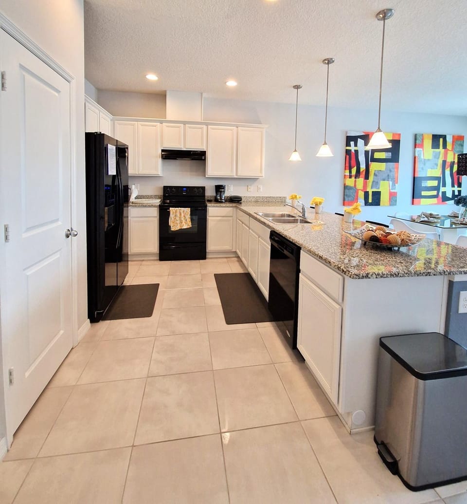 Kitchen or kitchenette, Dining area, dishwasher, oven, stove