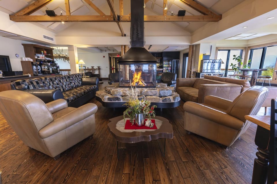 Communal lounge/ TV room, Living room, fireplace