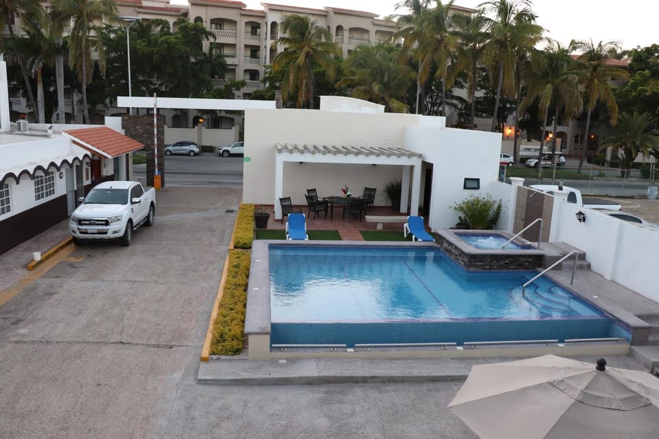 Pool view, Swimming pool