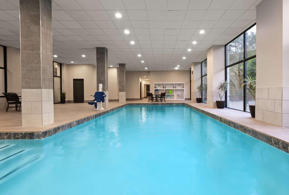 Pool view, Swimming pool