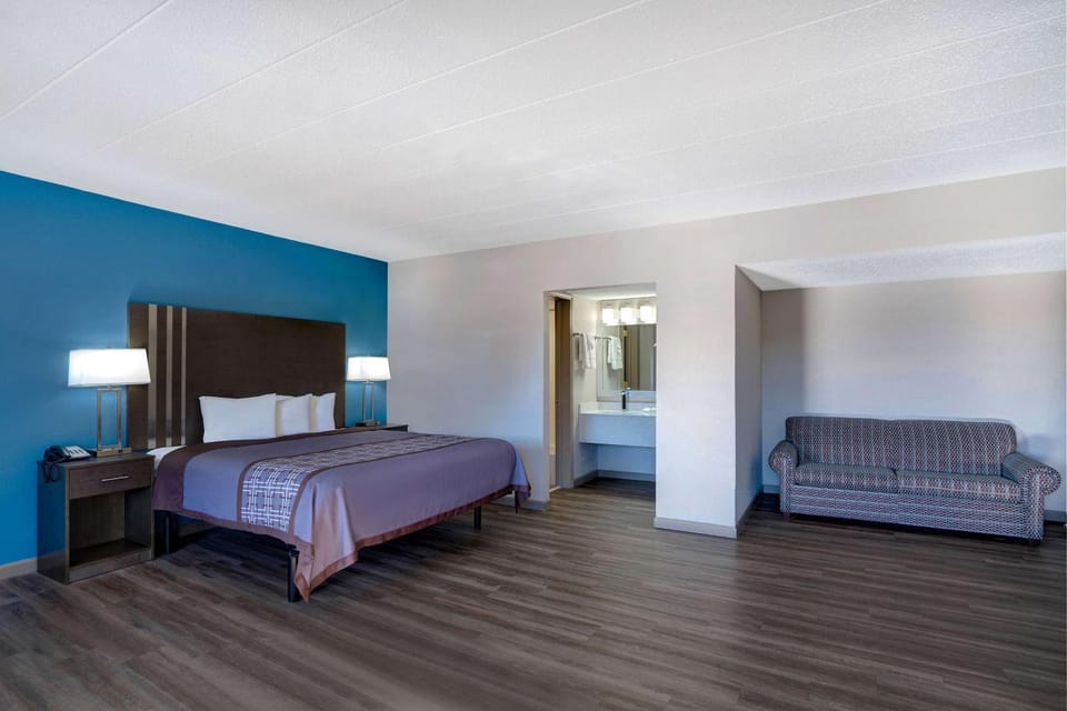 Photo of the whole room, Bedroom, On site