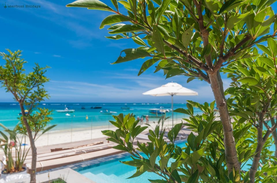 Pool view, Sea view, Swimming pool