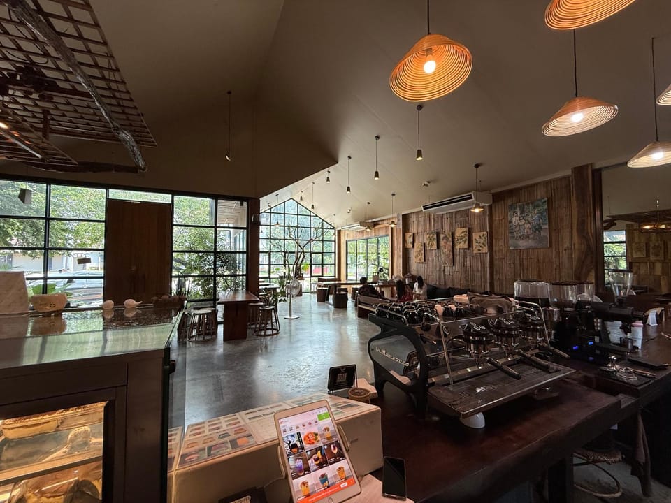 Seating area, Dining area