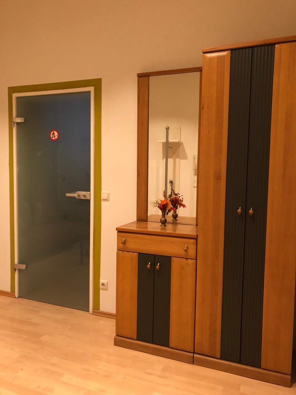 Photo of the whole room, wardrobe