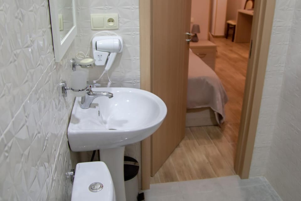 Shower, Toilet, Bathroom, bidet, heating