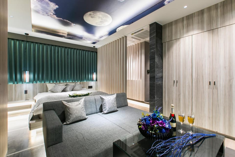 Hotel The Moon -Adult Only- Love hotel in Japan