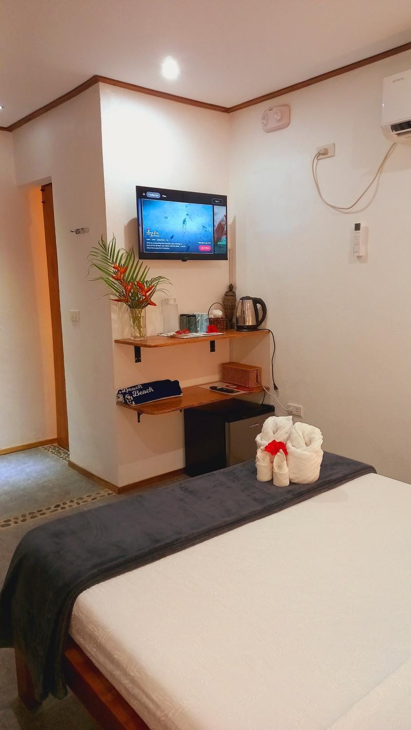TV and multimedia, Coffee/tea facilities, Bedroom, minibar, air conditioner