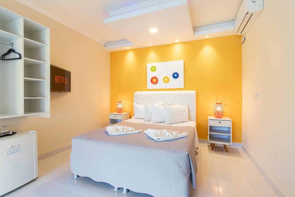 Photo of the whole room, Decorative detail, Bedroom, Pool view
