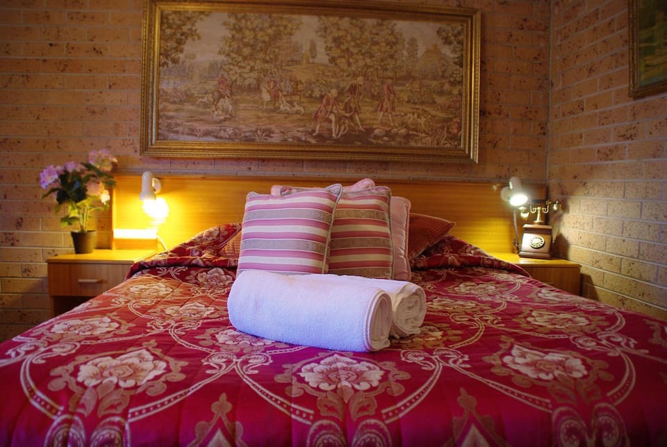 Bedroom, towels