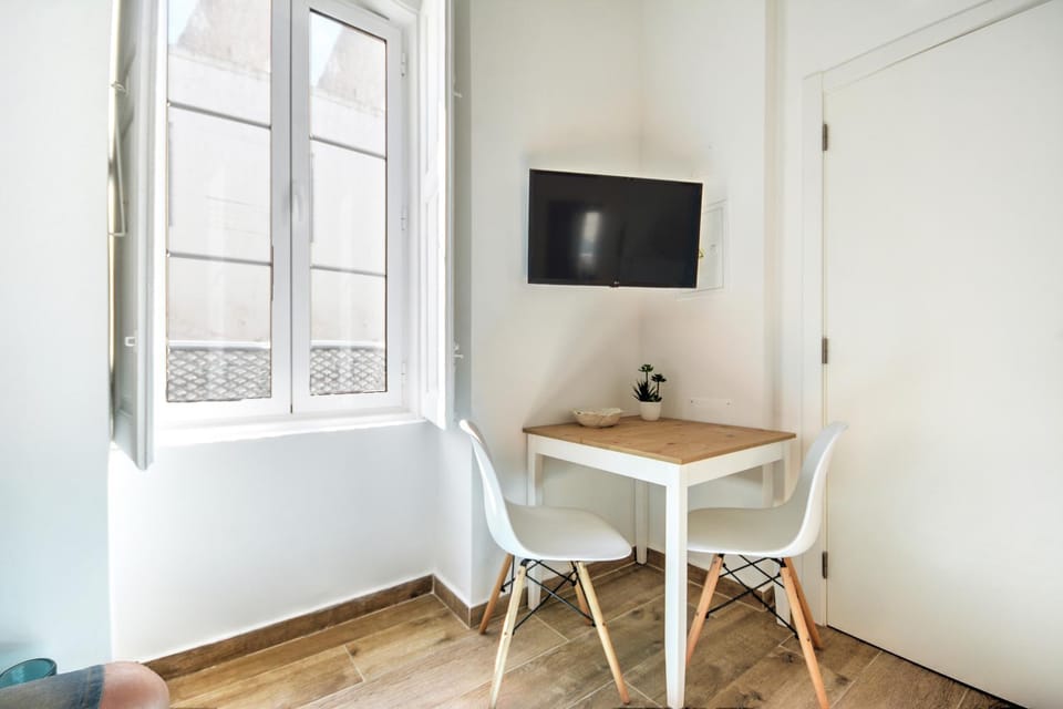 TV and multimedia, Dining area