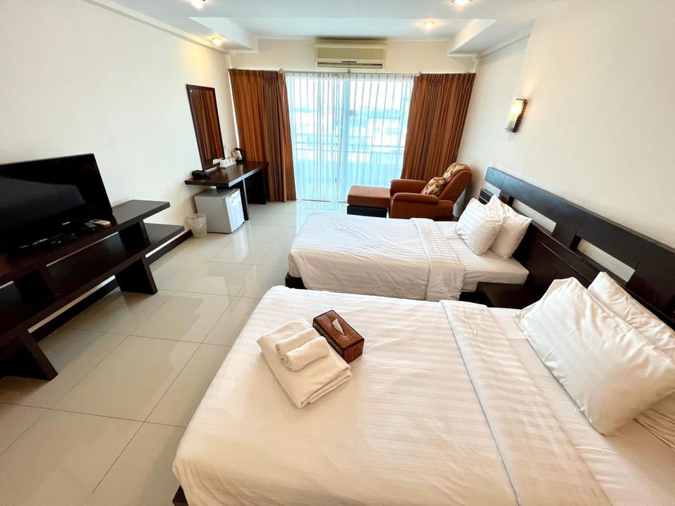 Communal lounge/ TV room, TV and multimedia, Photo of the whole room
