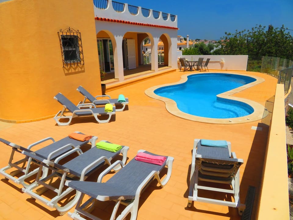 City view, Garden view, Sea view, Swimming pool