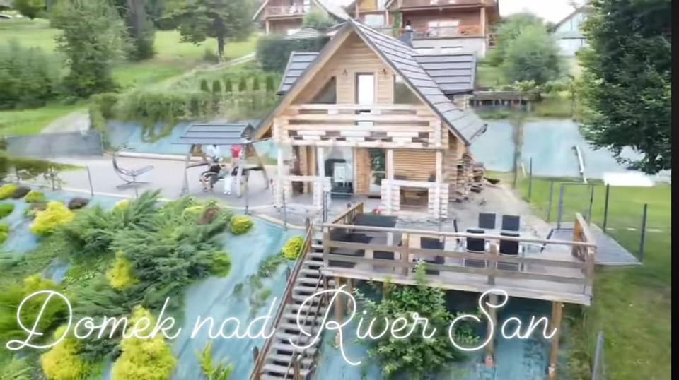 Domek Nad River San - pierwsza linia brzegowa - balia - łodzie - basen House in Slovakia