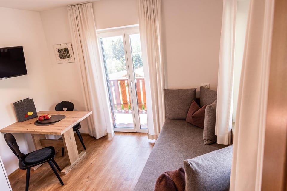 Haus Lohengrin Ferienwohnung 1 Apartment in Trentino-South Tyrol