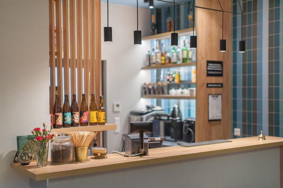 Lounge or bar, Drinks