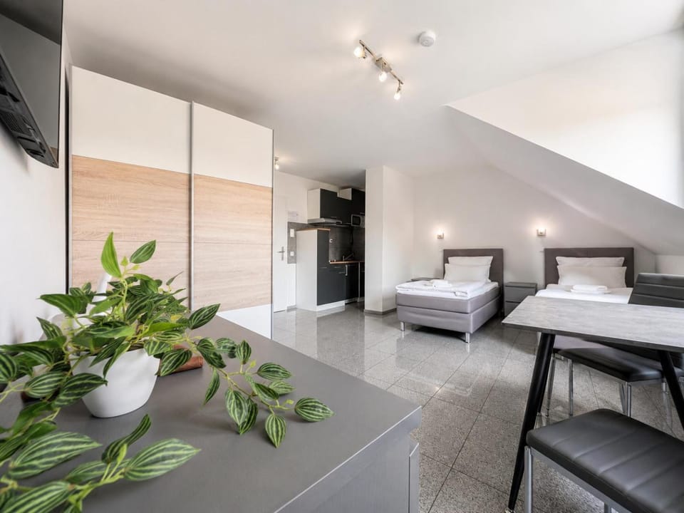 Bed, TV and multimedia, View (from property/room), Kitchen or kitchenette, Living room, Dining area, Bedroom, kitchen